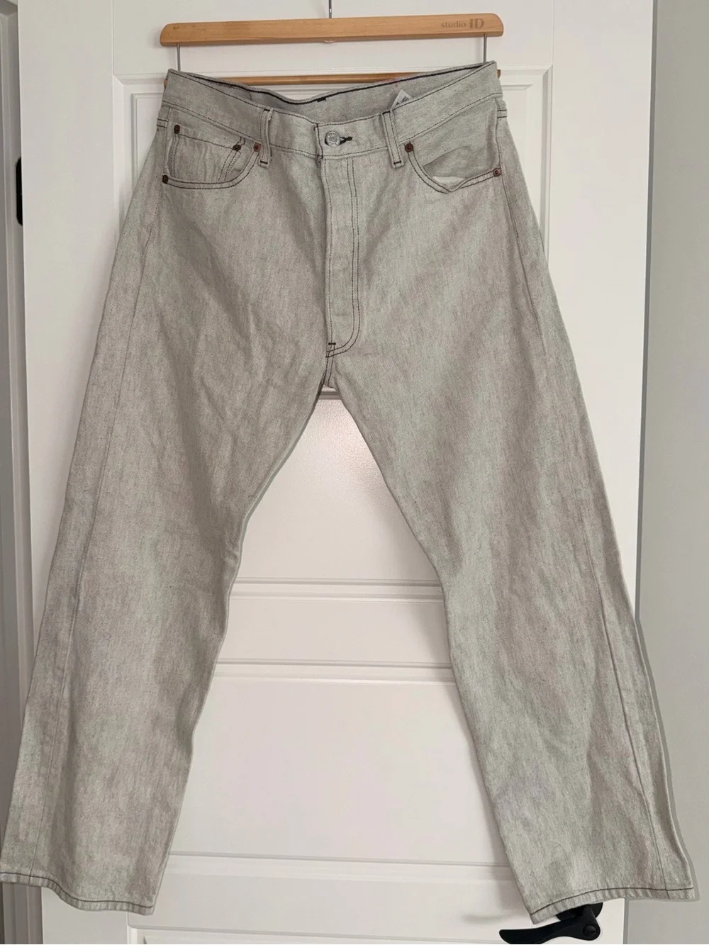 Levi's Men's Light Gray Relaxed Jeans